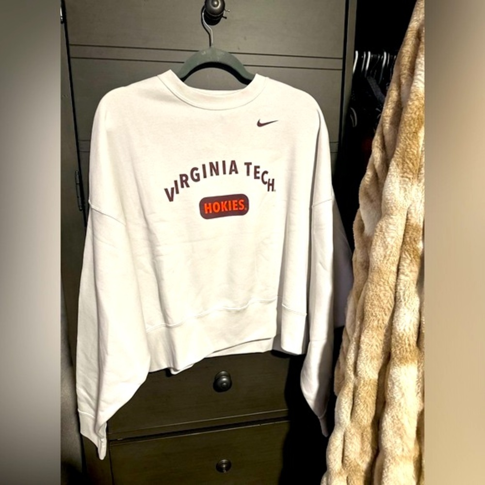 Nike Women’s Virginia Tech Hokies Sweater - Oversized sleeves (Size L)